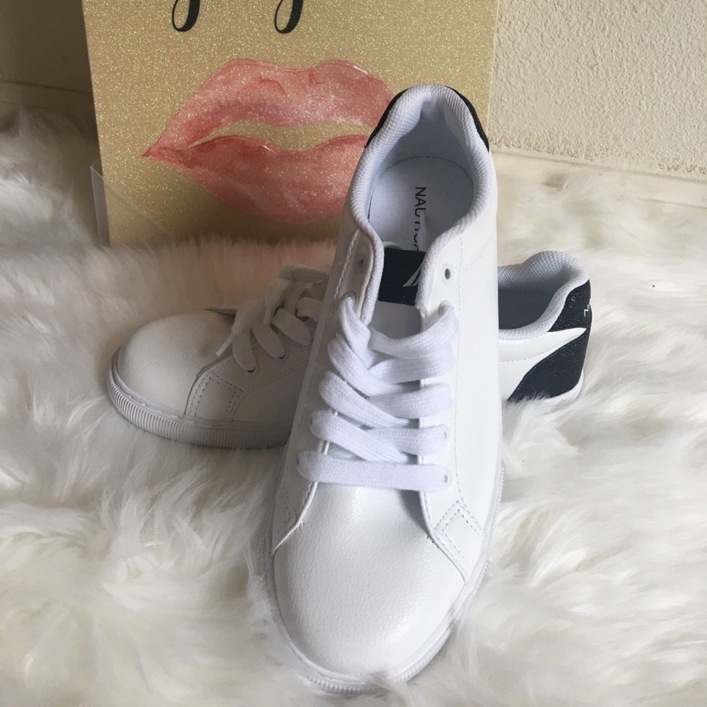 New Nautica White Sneakers for Spring and Summer